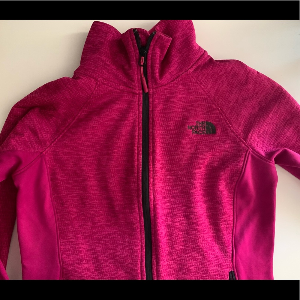 pink north face sweater